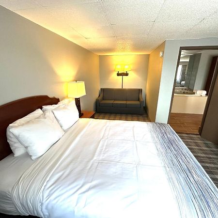Americinn & Suites By Wyndham Baraboo Event Center Eksteriør billede