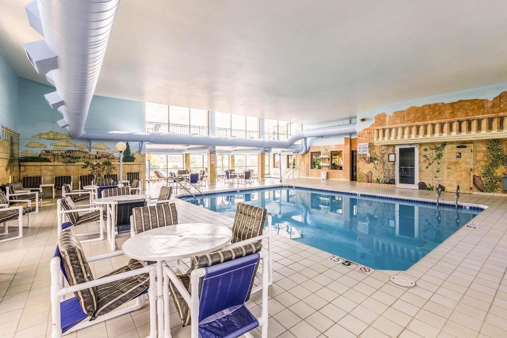 Americinn & Suites By Wyndham Baraboo Event Center Eksteriør billede