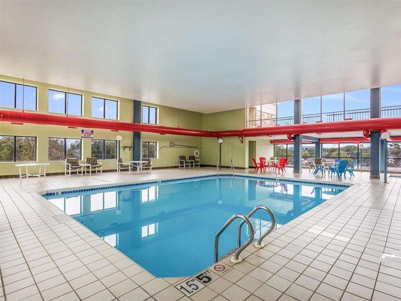 Americinn & Suites By Wyndham Baraboo Event Center Eksteriør billede