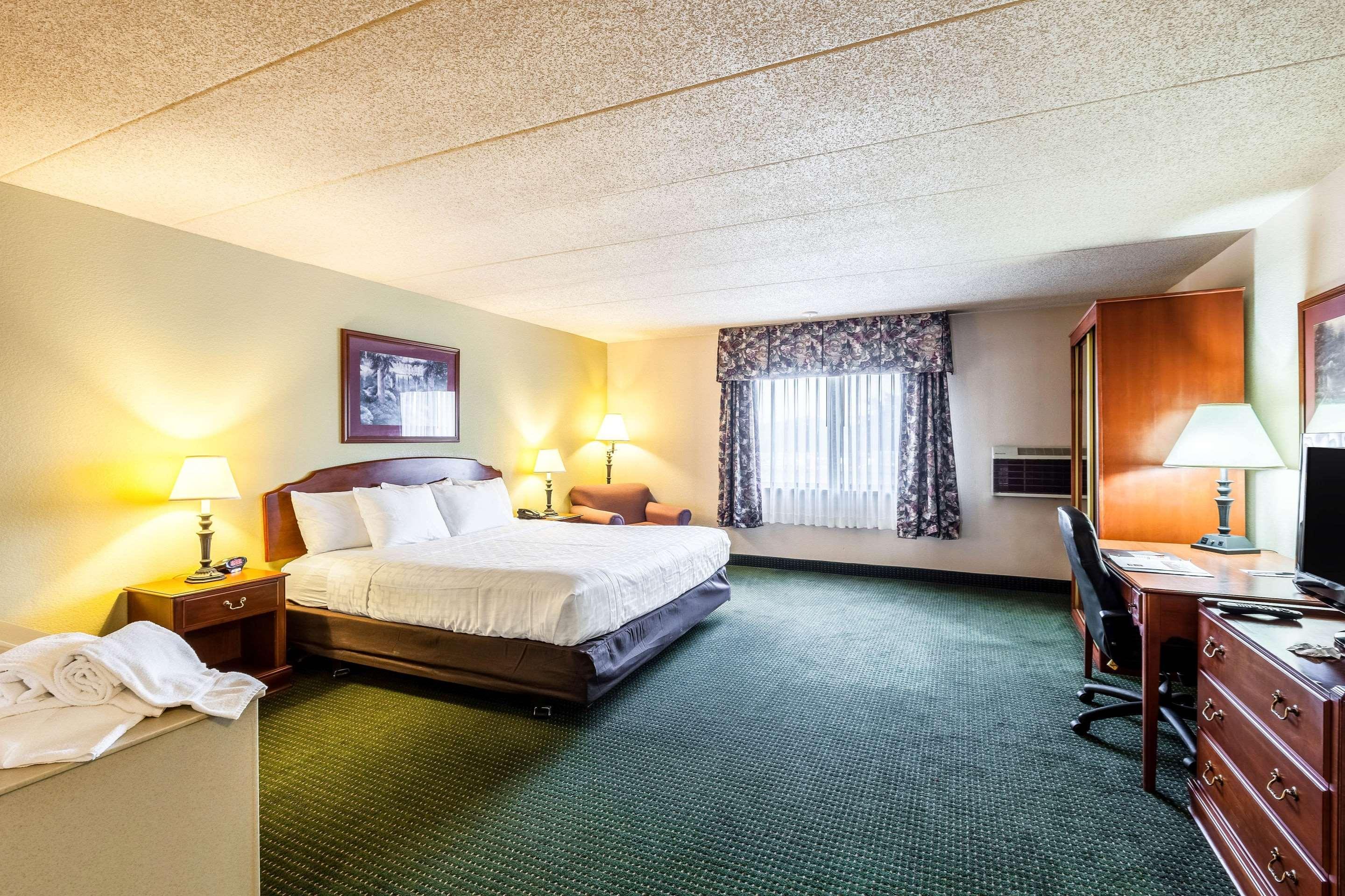 Americinn & Suites By Wyndham Baraboo Event Center Eksteriør billede