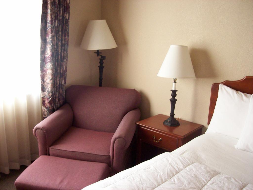 Americinn & Suites By Wyndham Baraboo Event Center Eksteriør billede