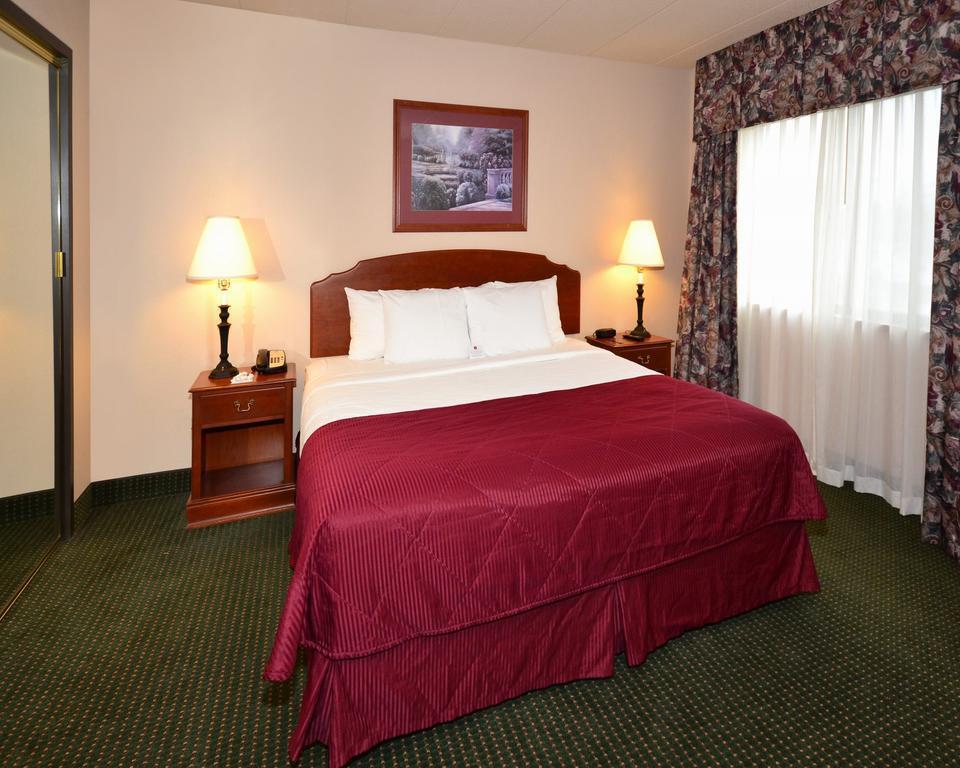 Americinn & Suites By Wyndham Baraboo Event Center Eksteriør billede