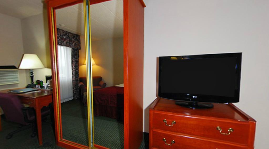 Americinn & Suites By Wyndham Baraboo Event Center Eksteriør billede
