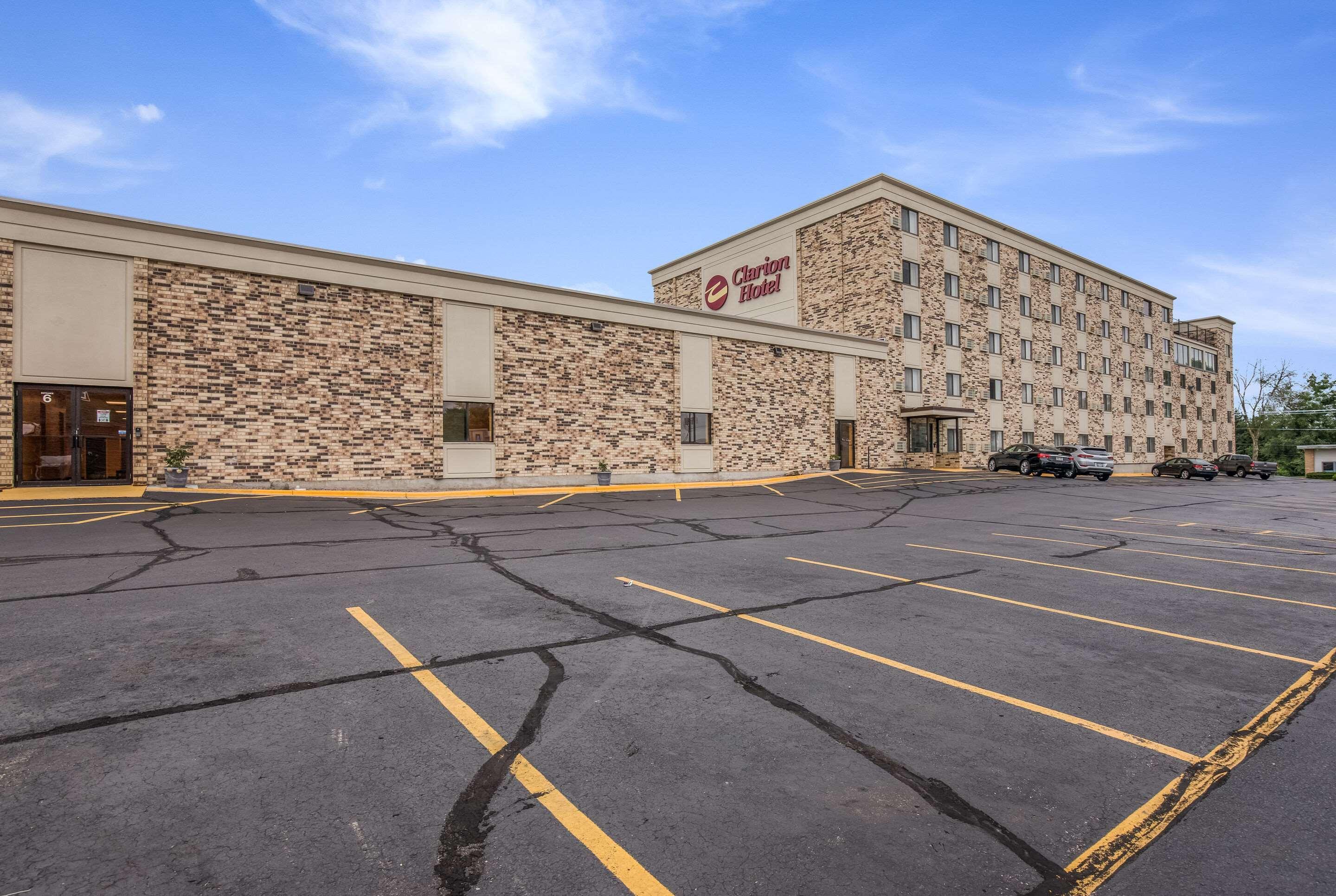 Americinn & Suites By Wyndham Baraboo Event Center Eksteriør billede