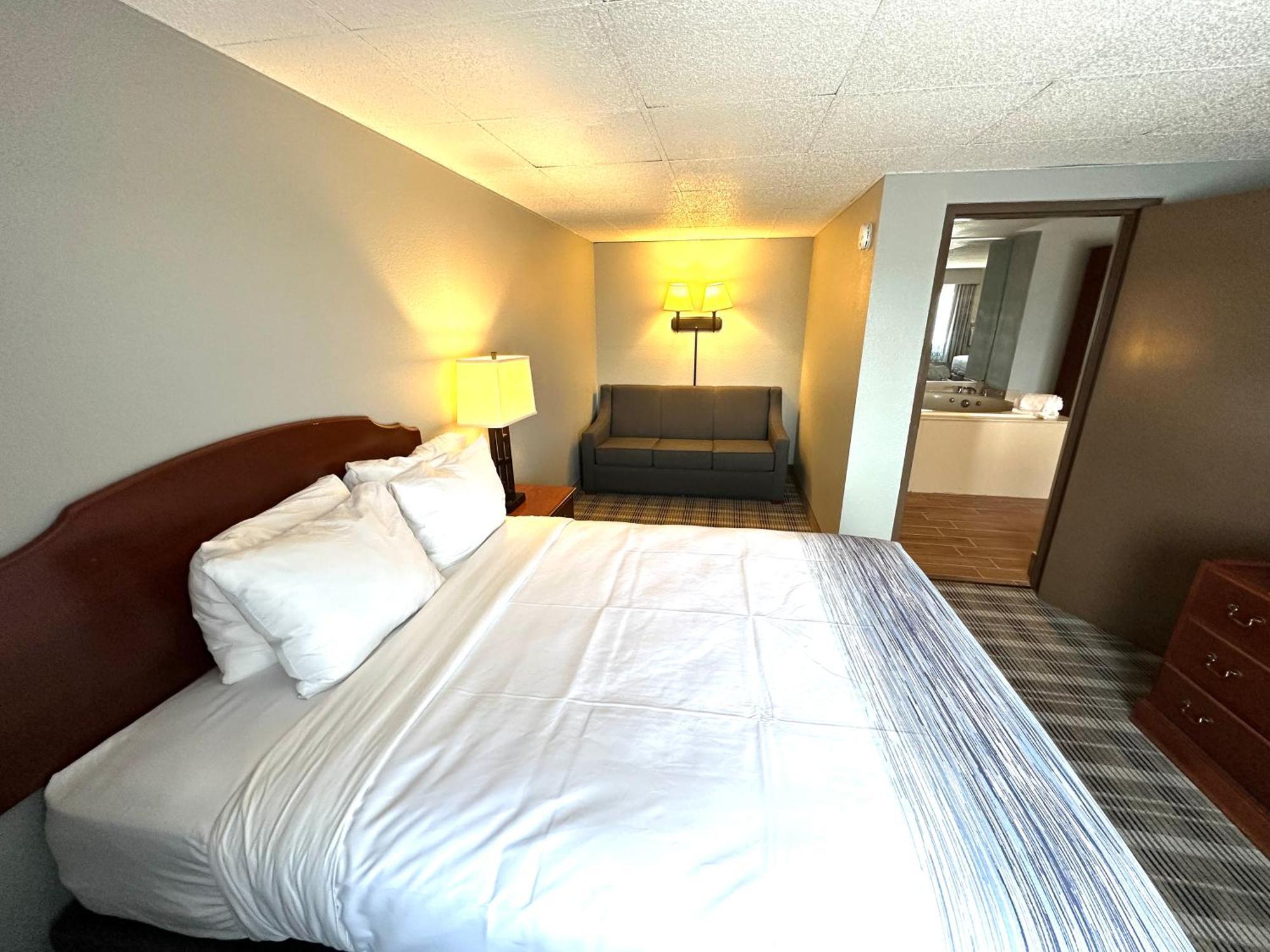 Americinn & Suites By Wyndham Baraboo Event Center Eksteriør billede