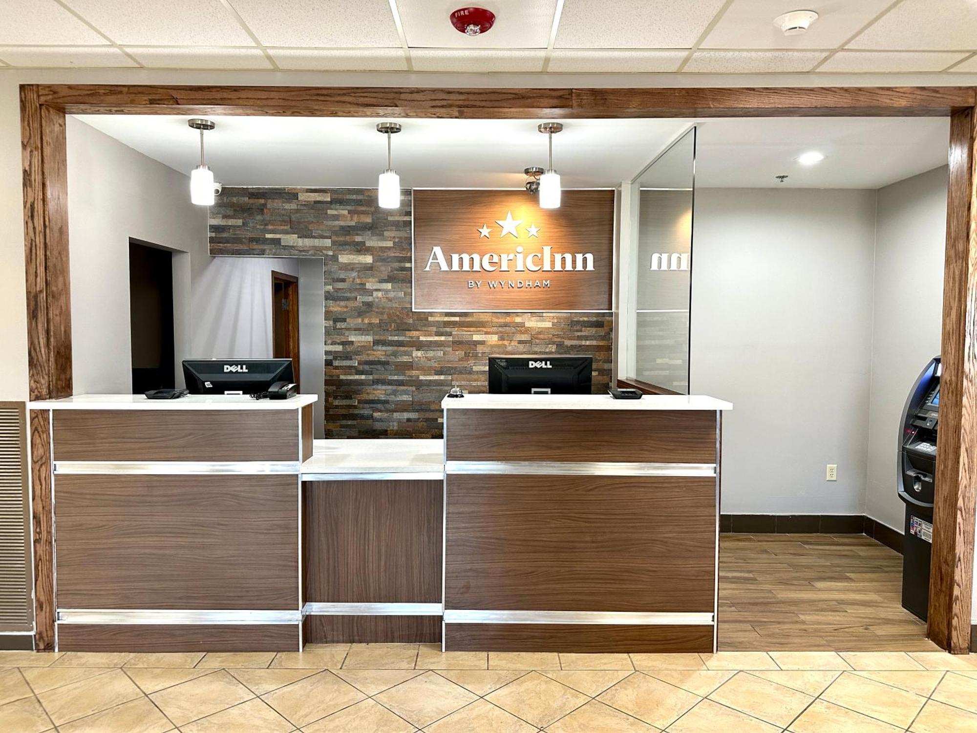 Americinn & Suites By Wyndham Baraboo Event Center Eksteriør billede